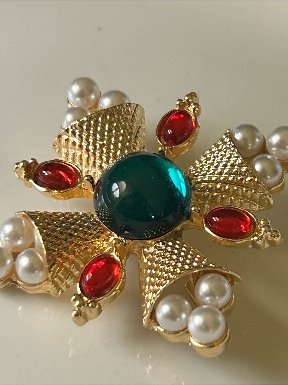 Gold-Tone Pearl, Emerald & Ruby Cross Pendant Brooch cabachon pin